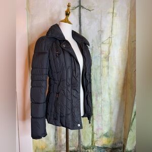 90’s Vintage GUESS puffer jacket Size M, Fits like a small